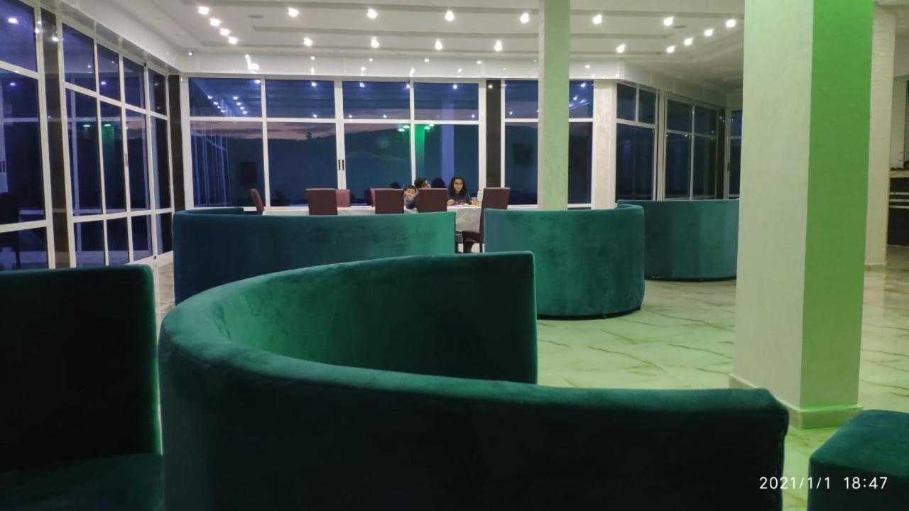 Guitar Palace - Chambres D'Hotes Bni Quolla Bagian luar foto