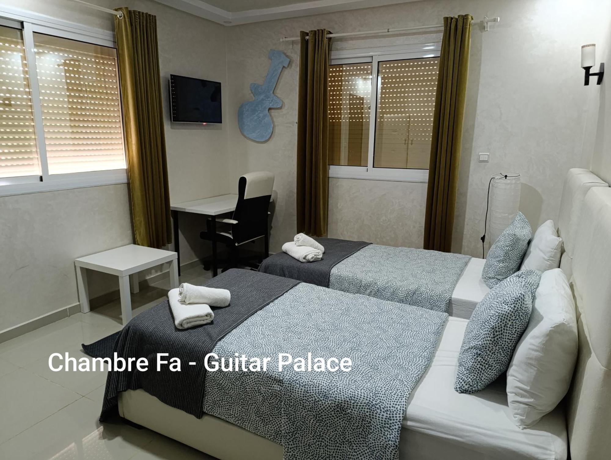 Guitar Palace - Chambres D'Hotes Bni Quolla Bagian luar foto