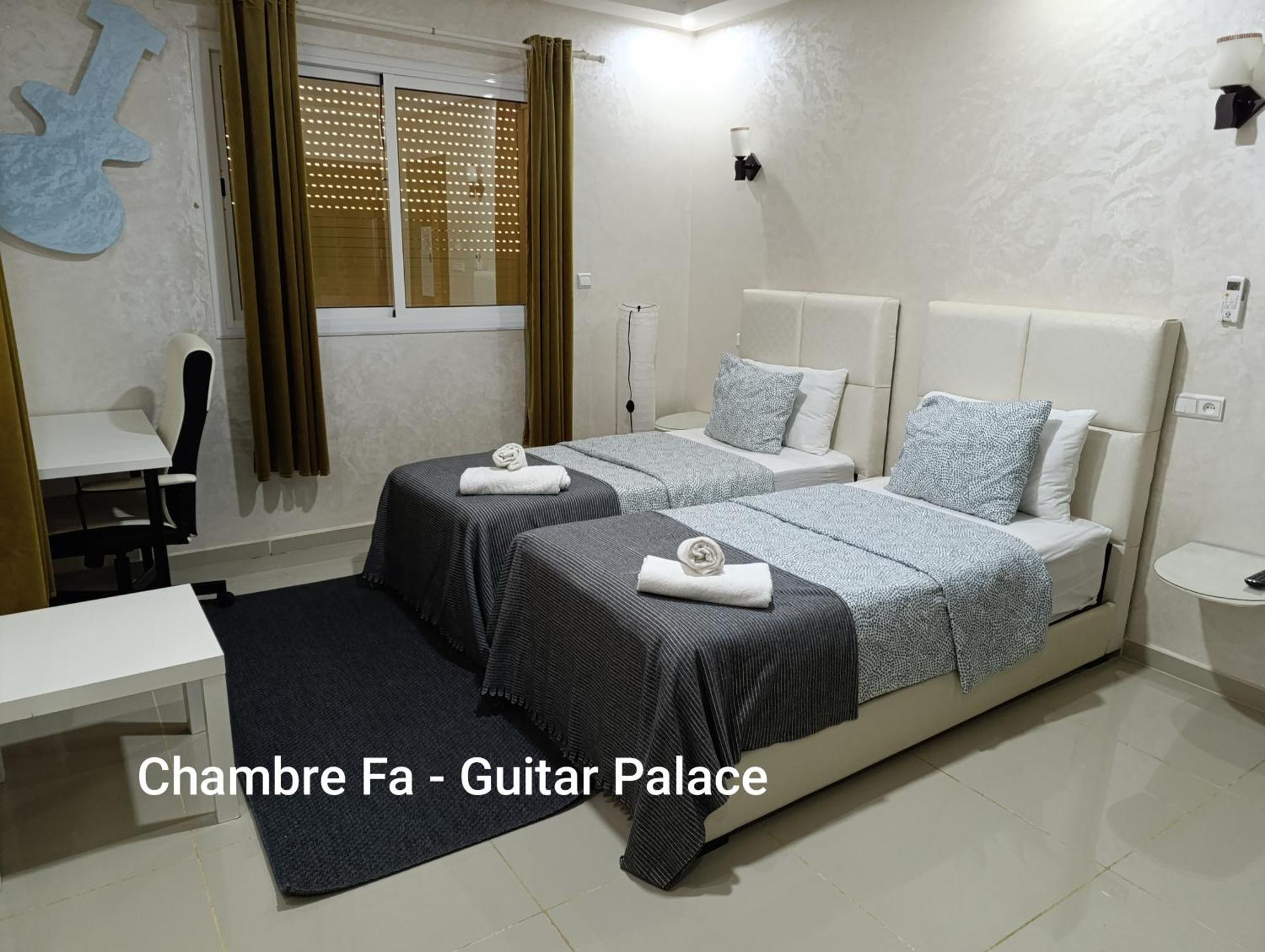 Guitar Palace - Chambres D'Hotes Bni Quolla Bagian luar foto