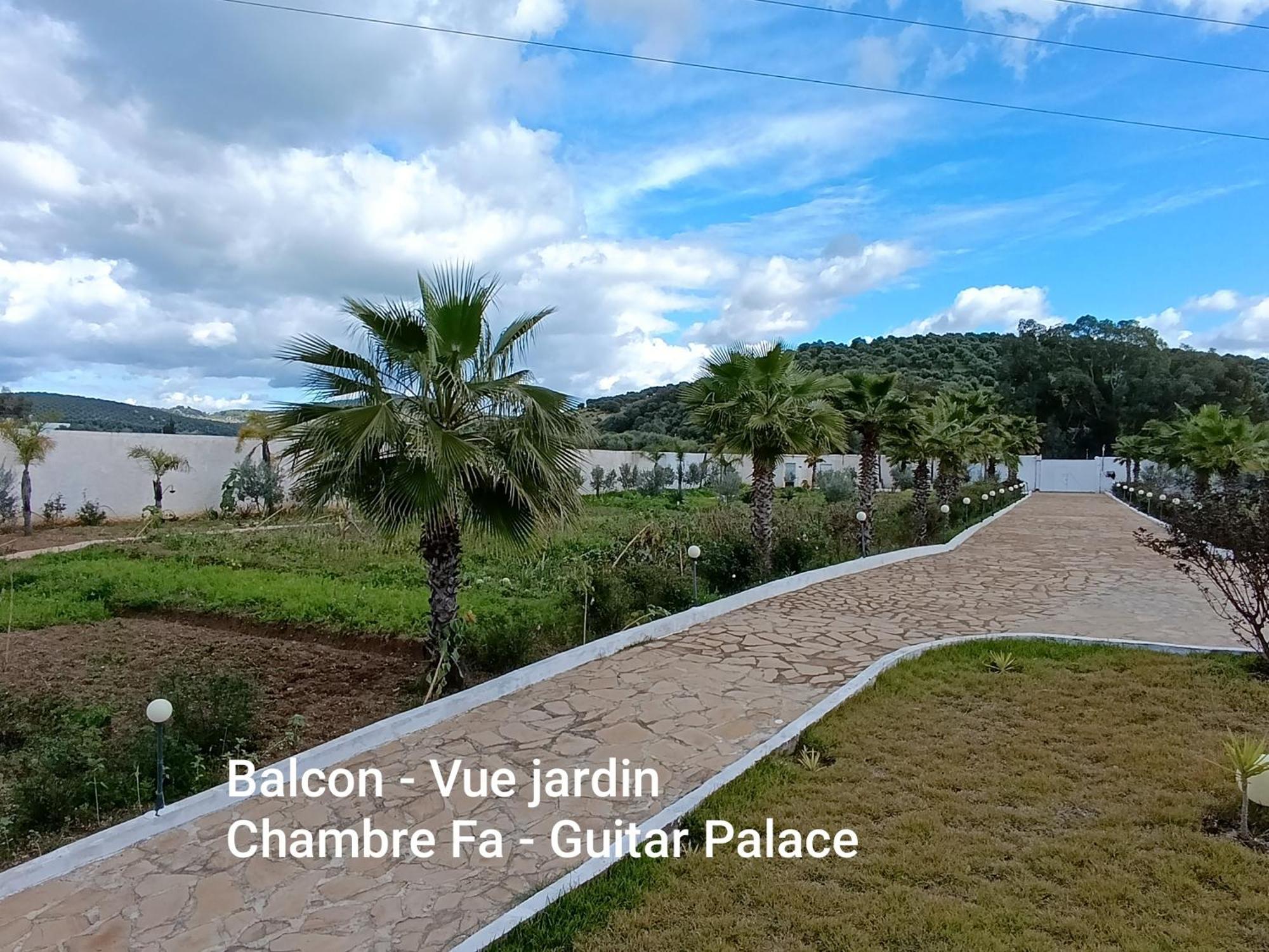 Guitar Palace - Chambres D'Hotes Bni Quolla Bagian luar foto