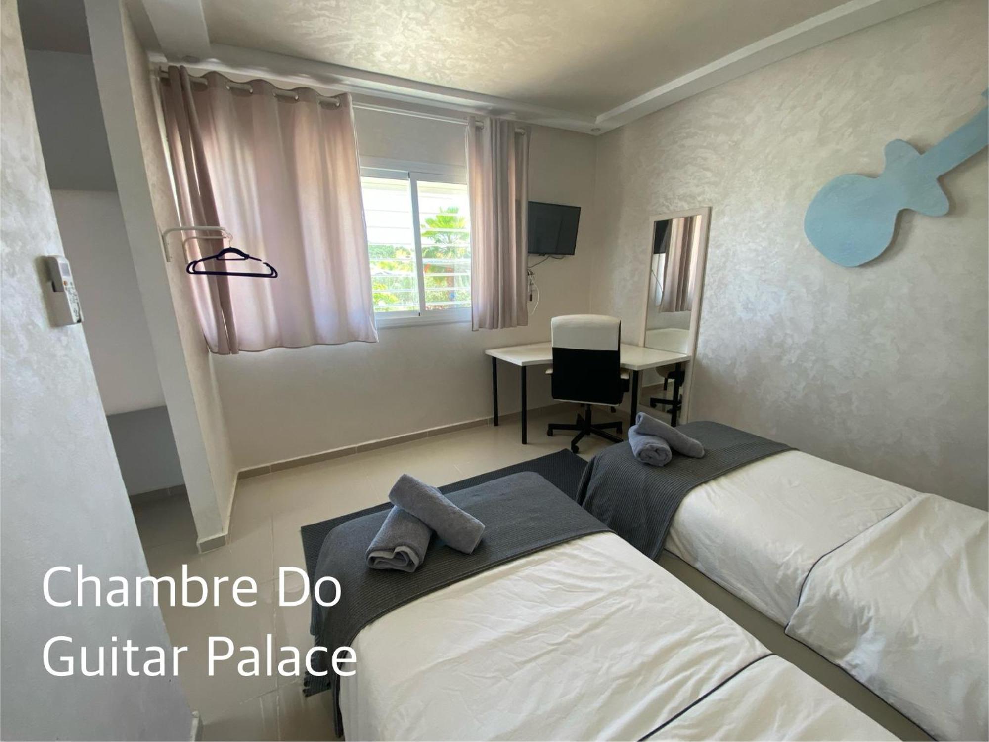 Guitar Palace - Chambres D'Hotes Bni Quolla Bagian luar foto