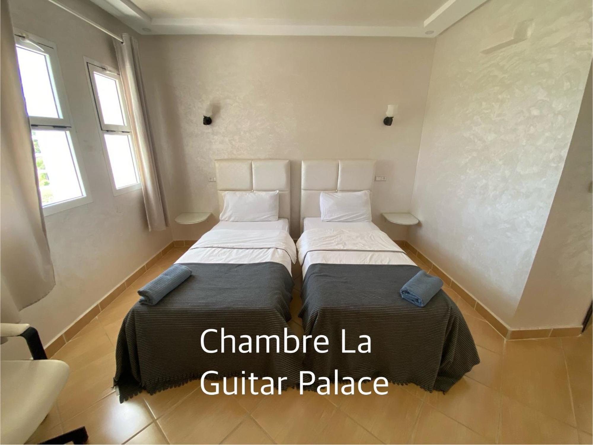 Guitar Palace - Chambres D'Hotes Bni Quolla Bagian luar foto