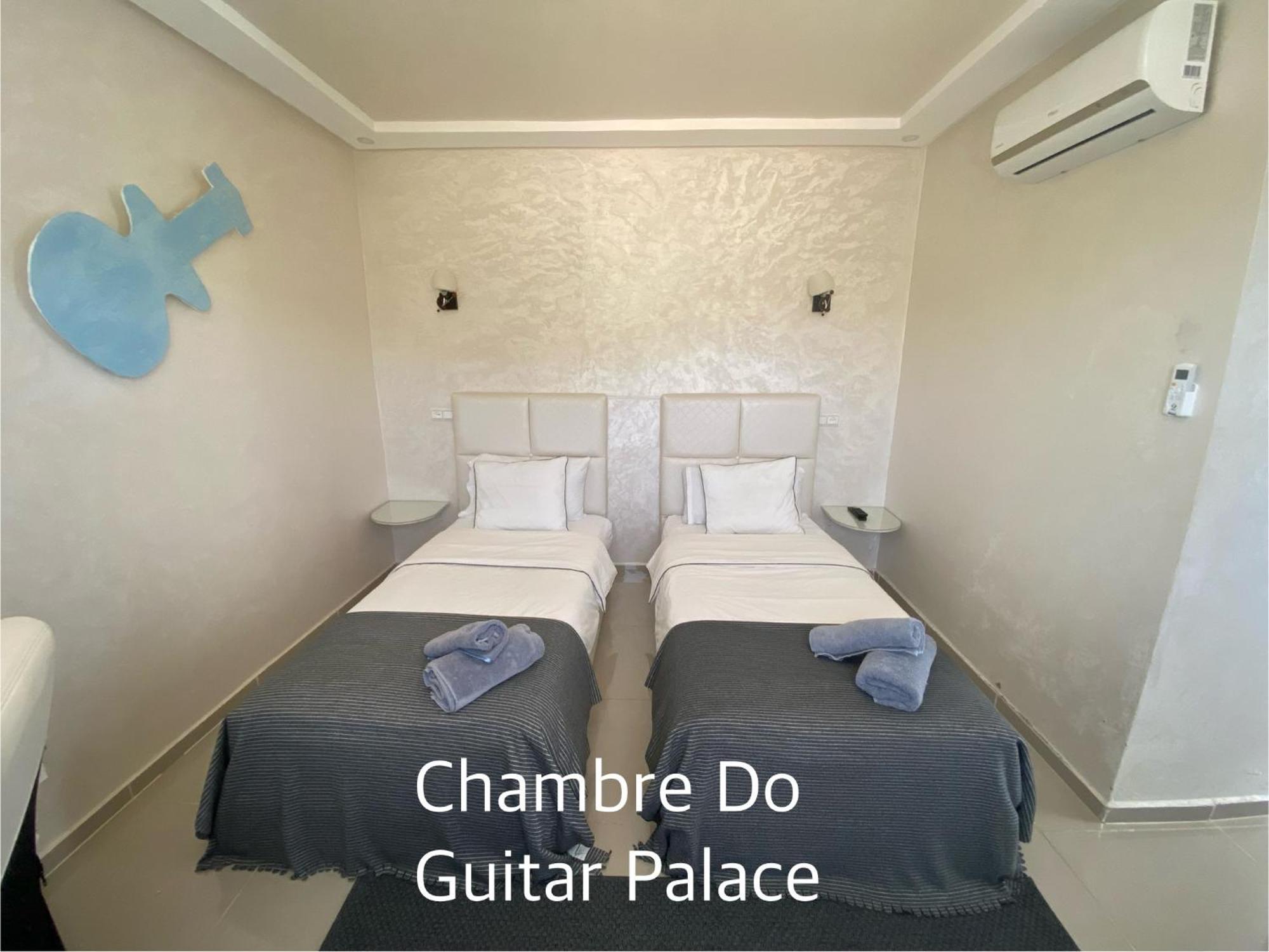Guitar Palace - Chambres D'Hotes Bni Quolla Bagian luar foto
